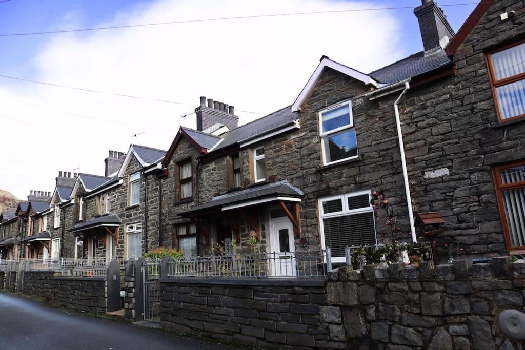 Dol Bach - Your Homely Welsh Cottage In The Heart Of Snowdonia 블레노페스티니오그 외부 사진