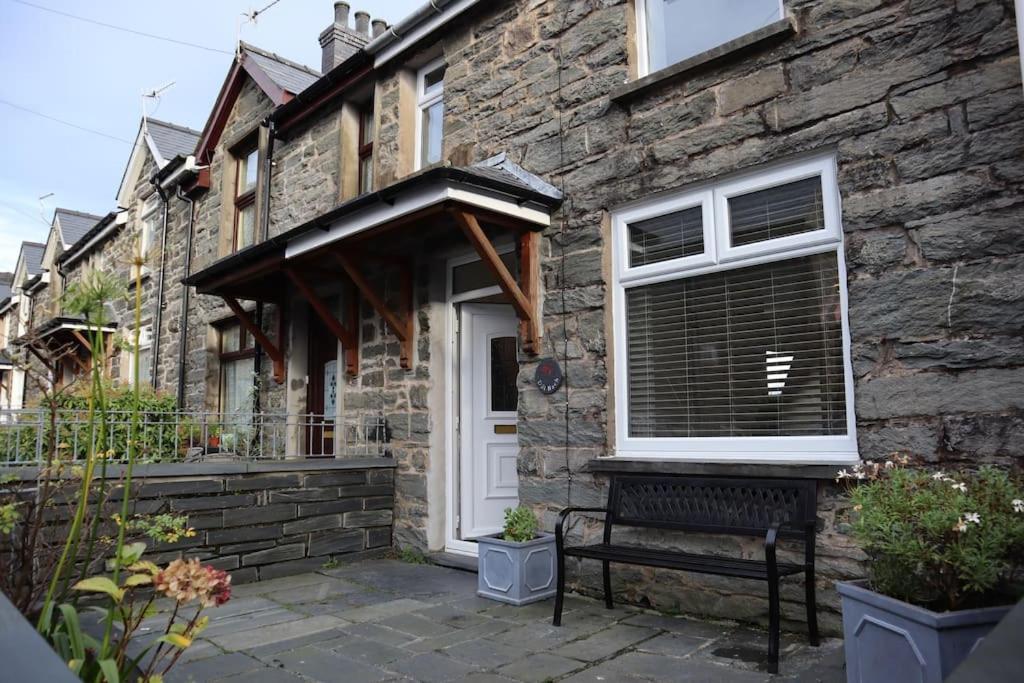 Dol Bach - Your Homely Welsh Cottage In The Heart Of Snowdonia 블레노페스티니오그 외부 사진